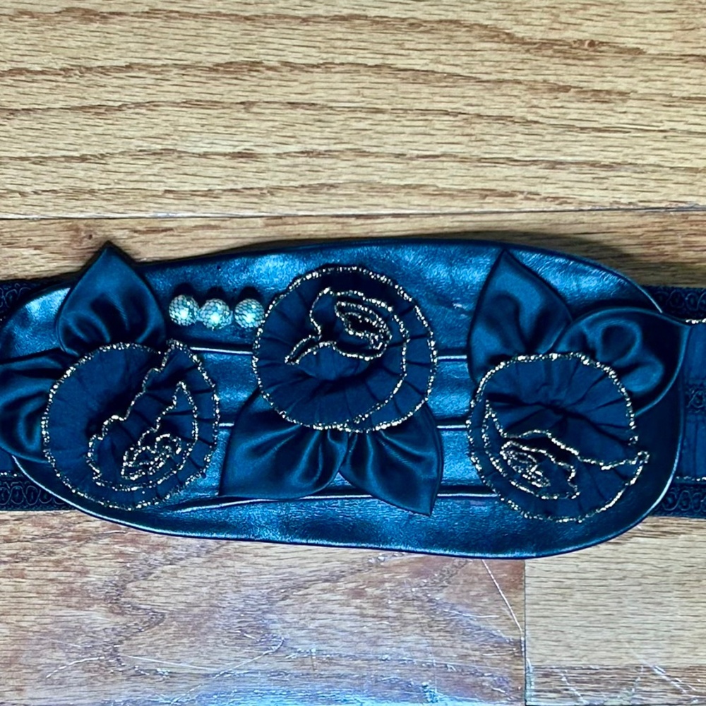 Black Statement Belt-Metallic Gold Lined Rosettes with Ruffle Fabric 28”